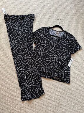 Chico's Black Top with White Abstract Circular Print Two-piece set NWT Size 1